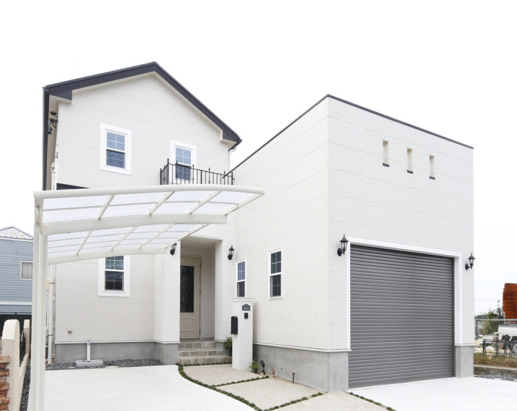 趣味を楽しむガレージのある家