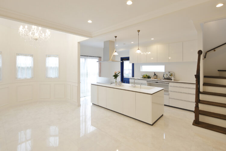 趣味を楽しむガレージのある家