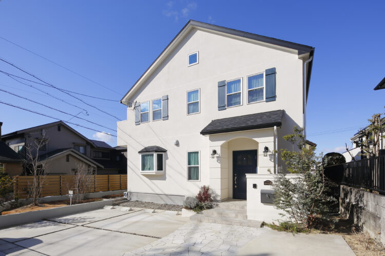 自然素材に包まれた空間で豊かに暮らす家