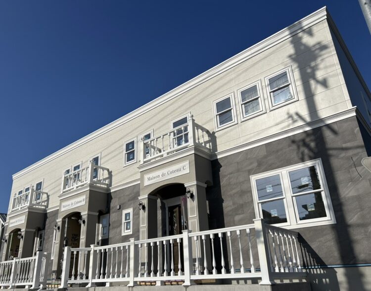 住むも貸すも妥協しない　丘の上のアパルトマン【Maison de Coteau】